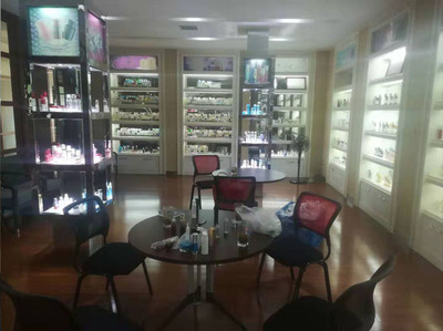 參觀工廠陪同口譯-工作交流會議陪同口譯服務-上海